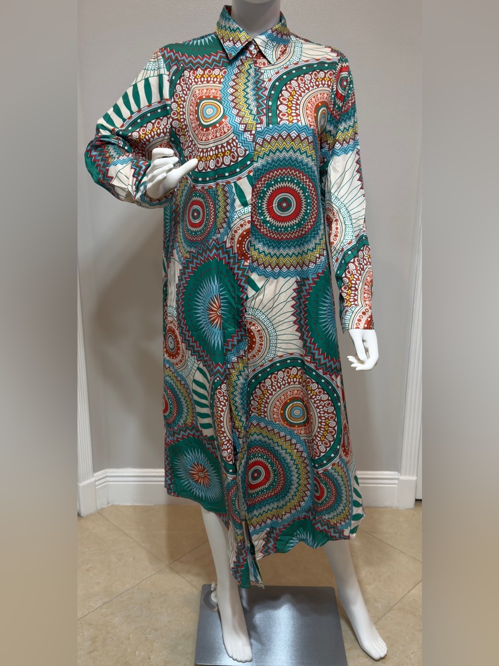 Woman Nightgown Ovaloid Mulitcolor printed .100% Polyester . size: Small